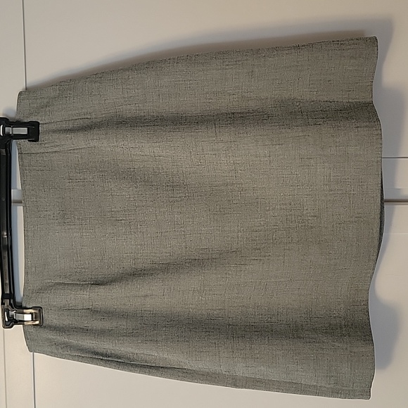 Geoffrey Beene Sport wrap skirt. Black/Gray, Size 10, Mach wash, Great condition - Picture 2 of 6
